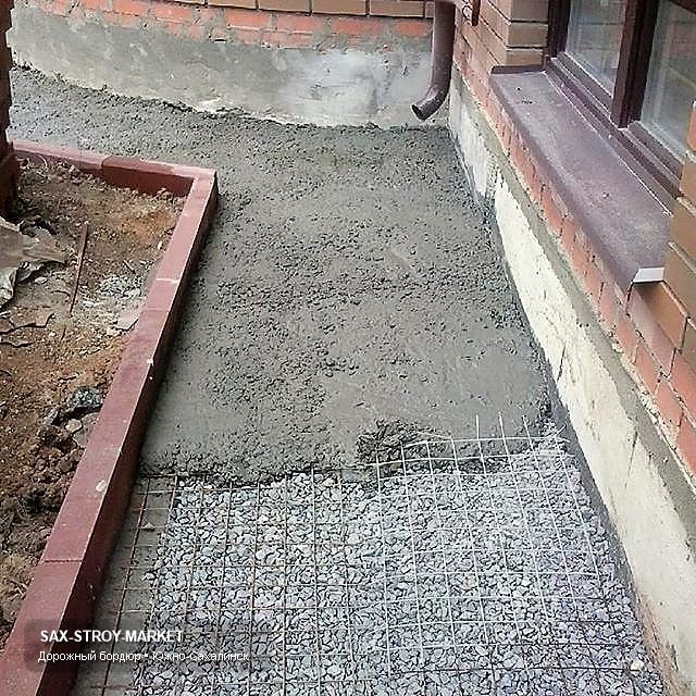 бордюры — партия бордюров на складе для Сахалинской области, ракурс 81