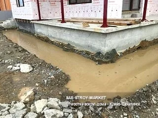 отмостка — уклон от здания для объекта в Южно-Сахалинске, рабочий ракурс 20