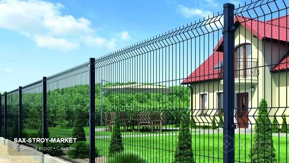 Металлическая калитка для проходной зоны в Южно-Сахалинске: калитка не спорит с ограждением и сохраняет единый фасад участка. Калитку проектируют как отдельный удобный проход, чтобы не открывать ворота при каждом входе на участок.