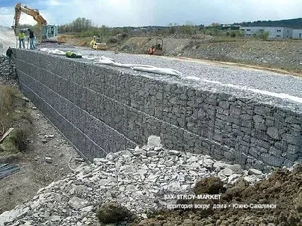 Благоустройство территории: участок у дома, оформленная зона у дома — Южно-Сахалинск, Сах-Строй-Маркет
