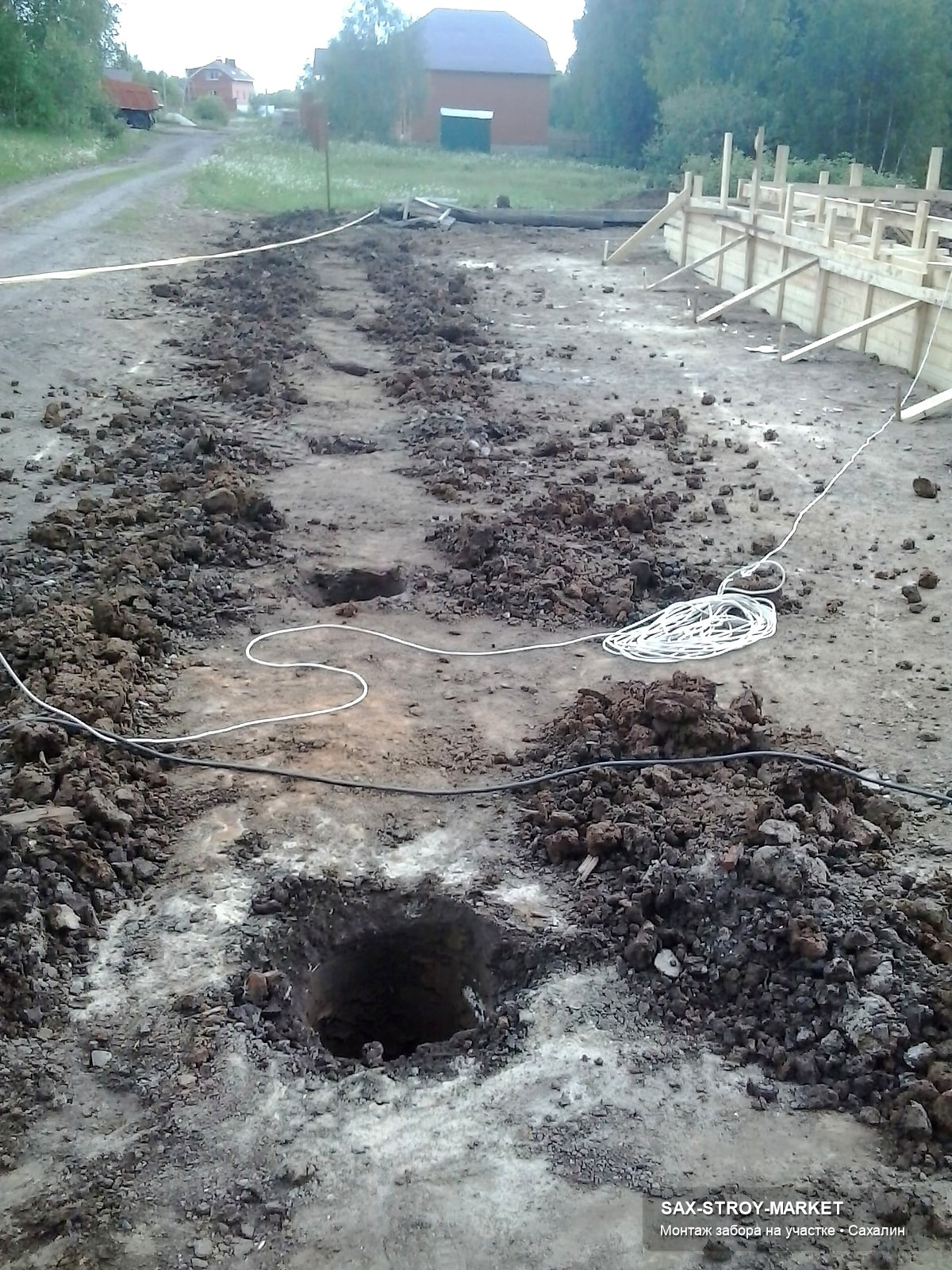 Установка забора: ограждение участка, монтаж секций забора — Южно-Сахалинск, Сах-Строй-Маркет