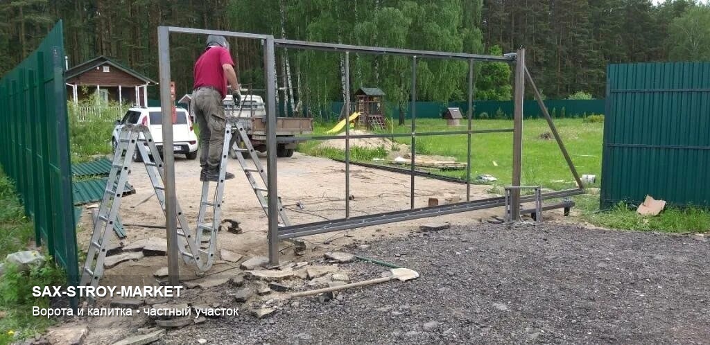 Установка забора: ограждение участка, монтаж секций забора — Южно-Сахалинск, Сах-Строй-Маркет