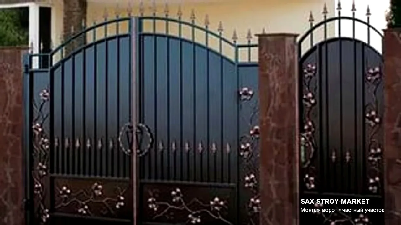 Монтаж фасада: фасад дома, рабочий этап облицовки — Южно-Сахалинск, Сах-Строй-Маркет