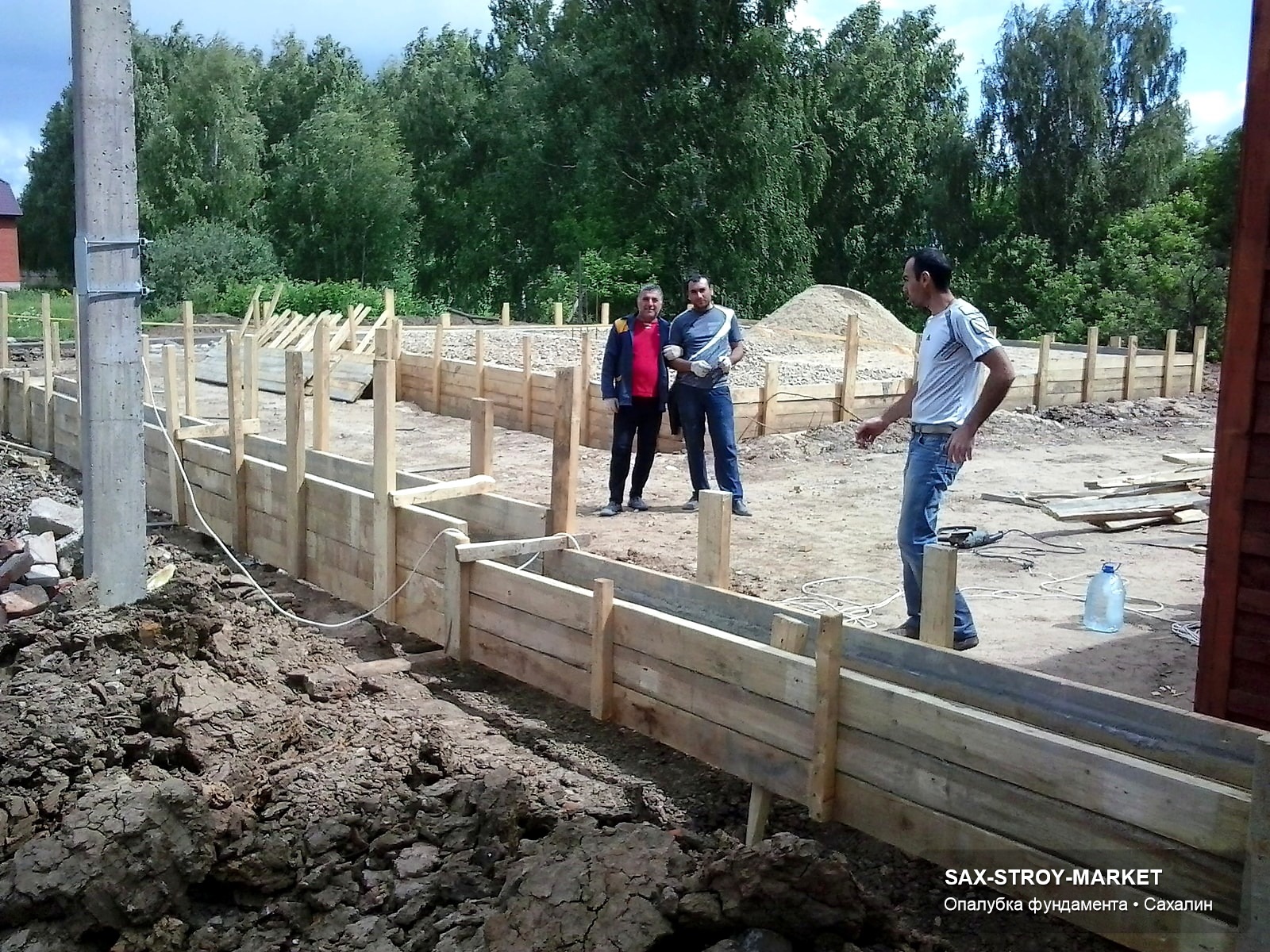 Устройство фундамента: основание под дом, каркас готов к бетонированию — Южно-Сахалинск, Сах-Строй-Маркет