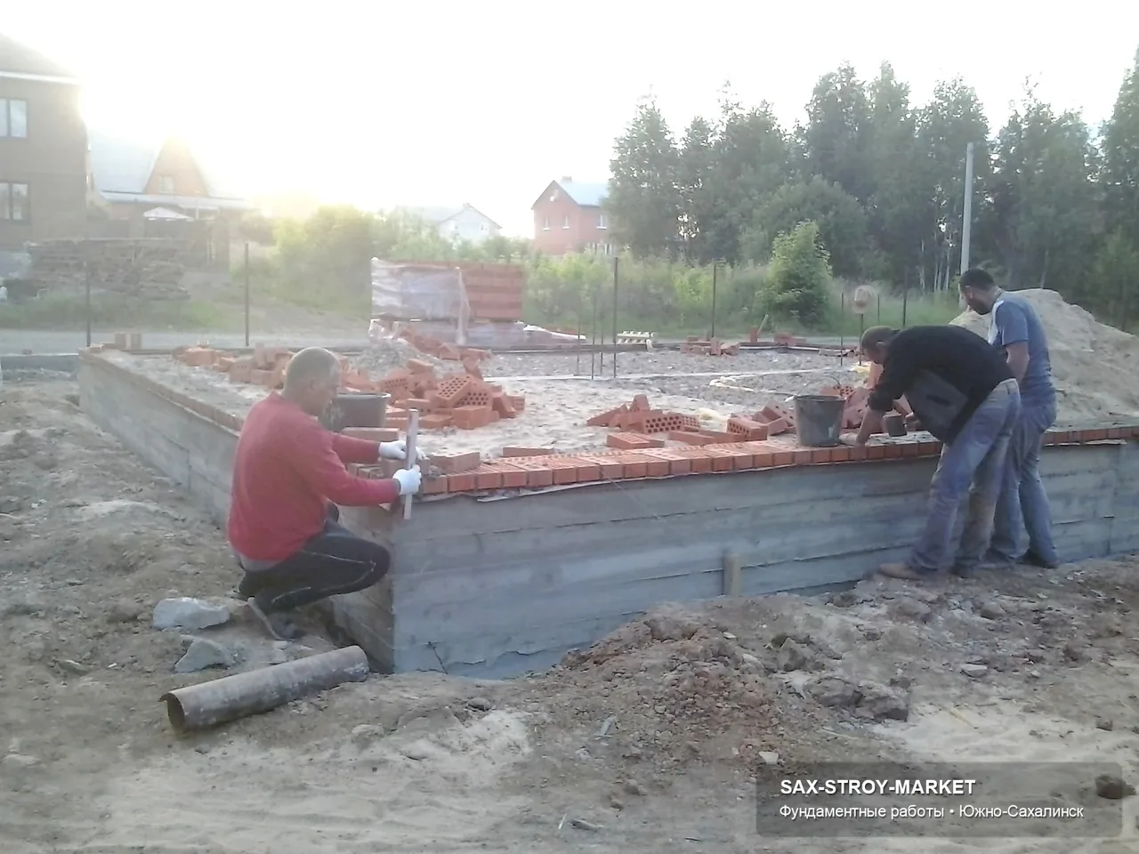Устройство фундамента: основание под дом, каркас готов к бетонированию — Южно-Сахалинск, Сах-Строй-Маркет
