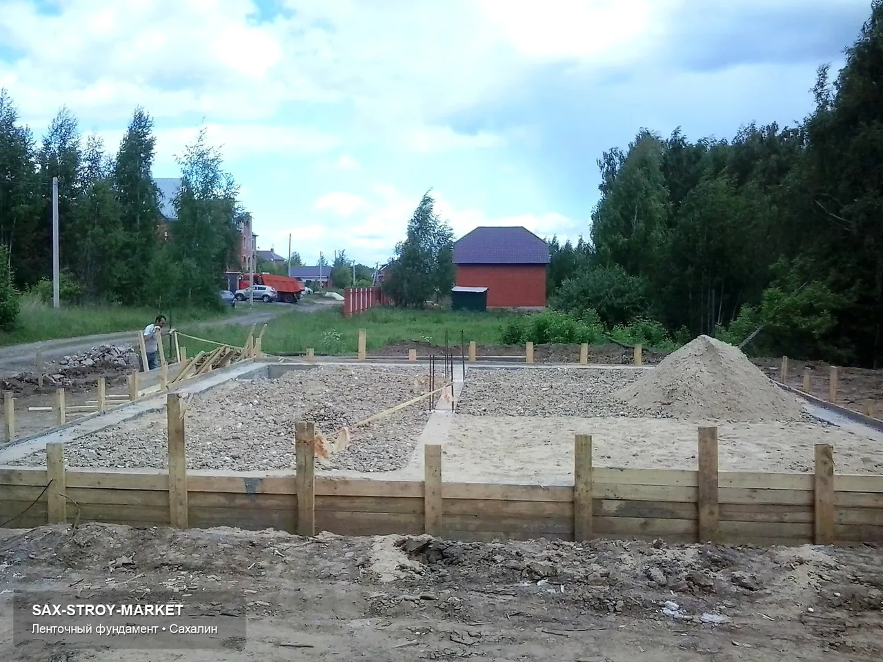 Устройство фундамента: основание под дом, каркас готов к бетонированию — Южно-Сахалинск, Сах-Строй-Маркет