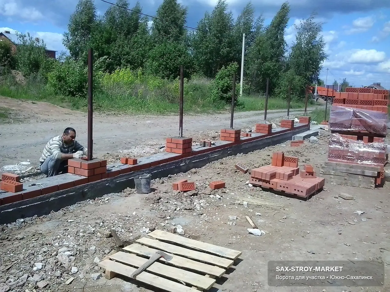 Установка забора: ограждение участка, ворота и калитка на объекте — Южно-Сахалинск, Сах-Строй-Маркет