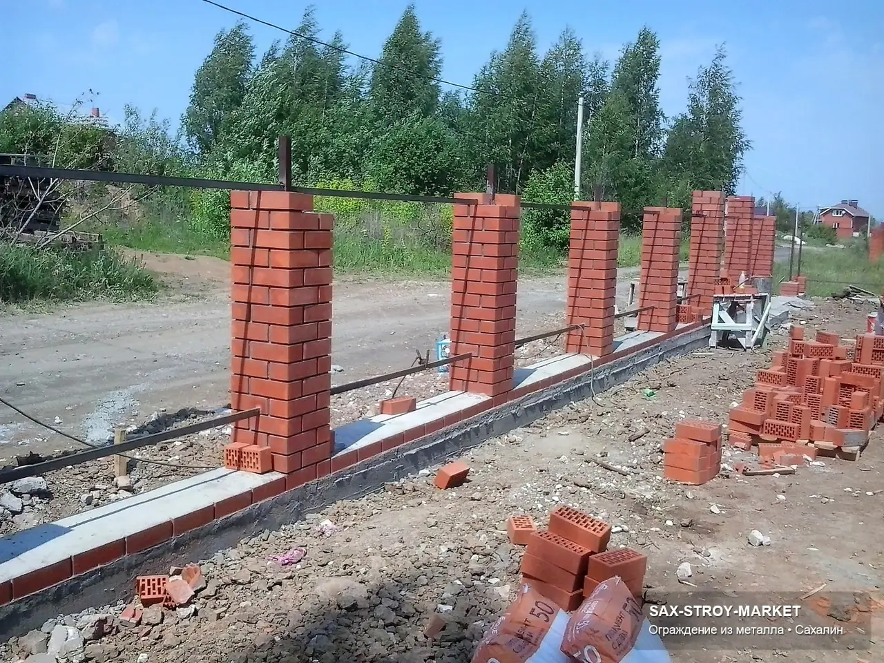 Установка забора: ограждение участка, въездная группа участка — Южно-Сахалинск, Сах-Строй-Маркет