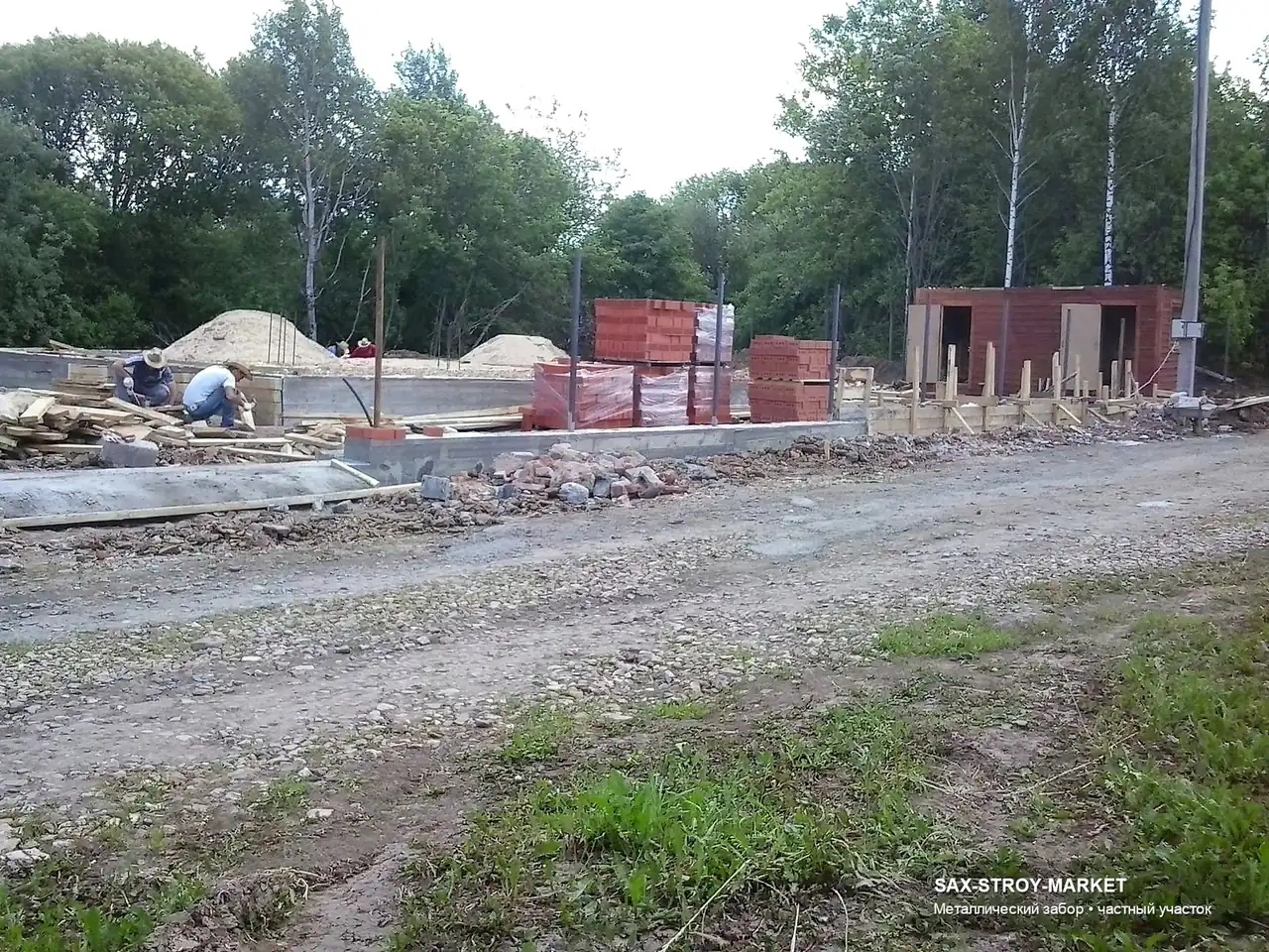 Установка забора: ограждение участка, въездная группа участка — Южно-Сахалинск, Сах-Строй-Маркет