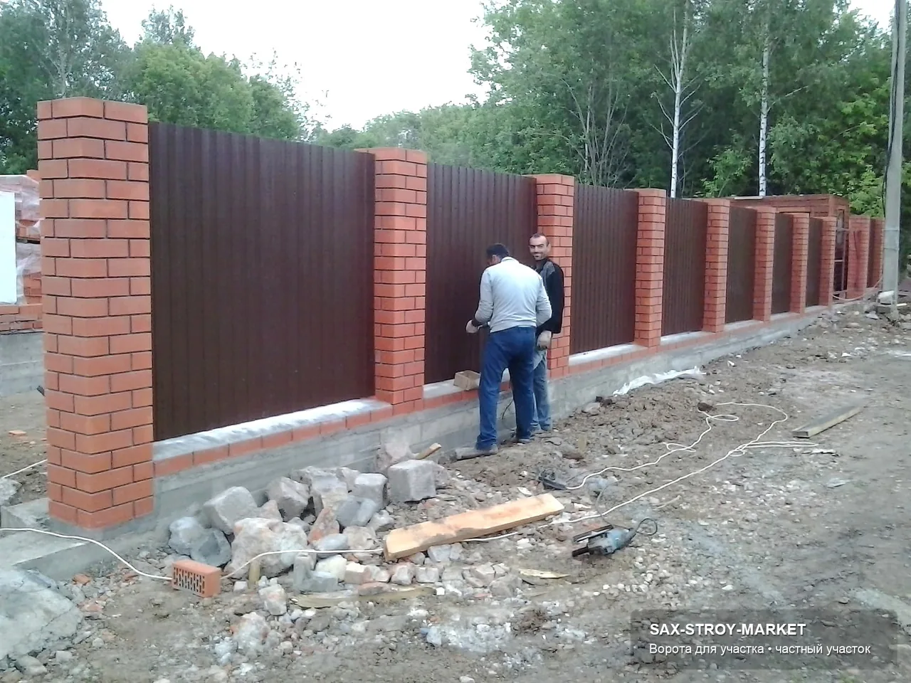 Установка забора: ограждение участка, ворота и калитка на объекте — Южно-Сахалинск, Сах-Строй-Маркет