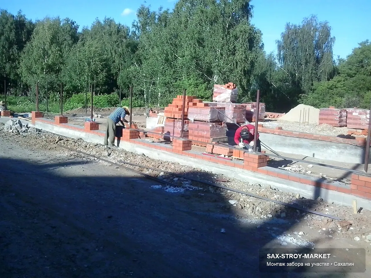 Установка забора: ограждение участка, линия забора по границе — Южно-Сахалинск, Сах-Строй-Маркет